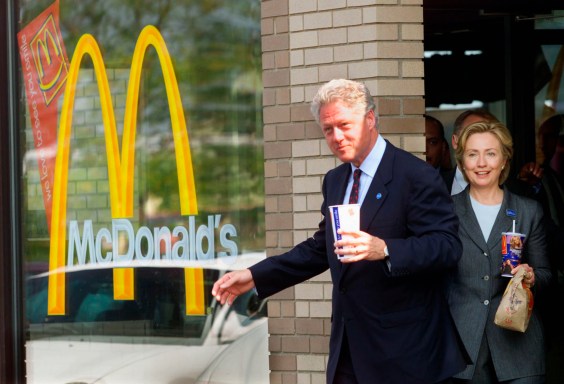 CLINTON LEAVES A MCDONALD'S RESTAURANT AFTER PASSING THE TORCH TO GORE